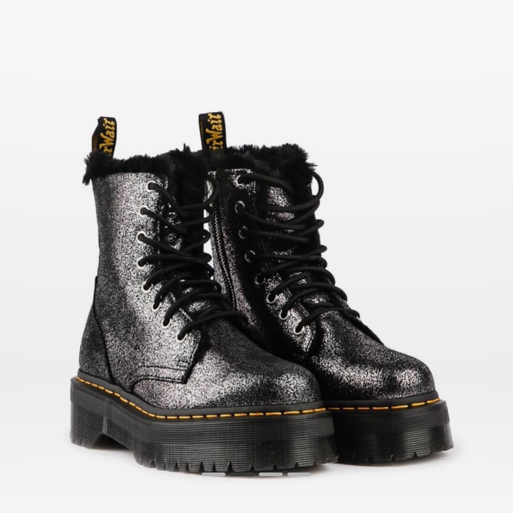 New Dr. Martens Jadon Distressed Metallic Fur Platform Boot Bootz Sz 7 Purple